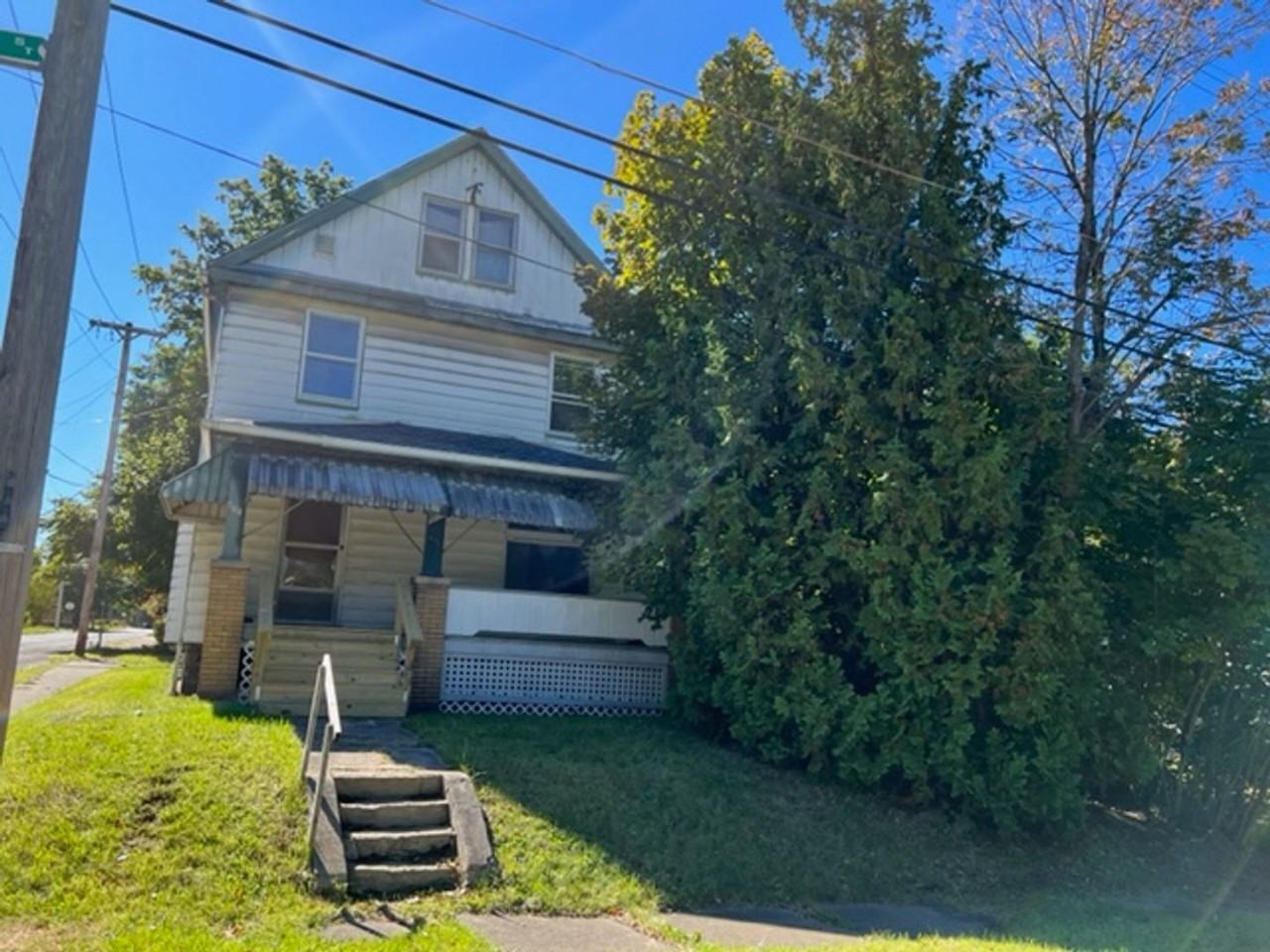 411 Garfield St - Photo 2 of 13