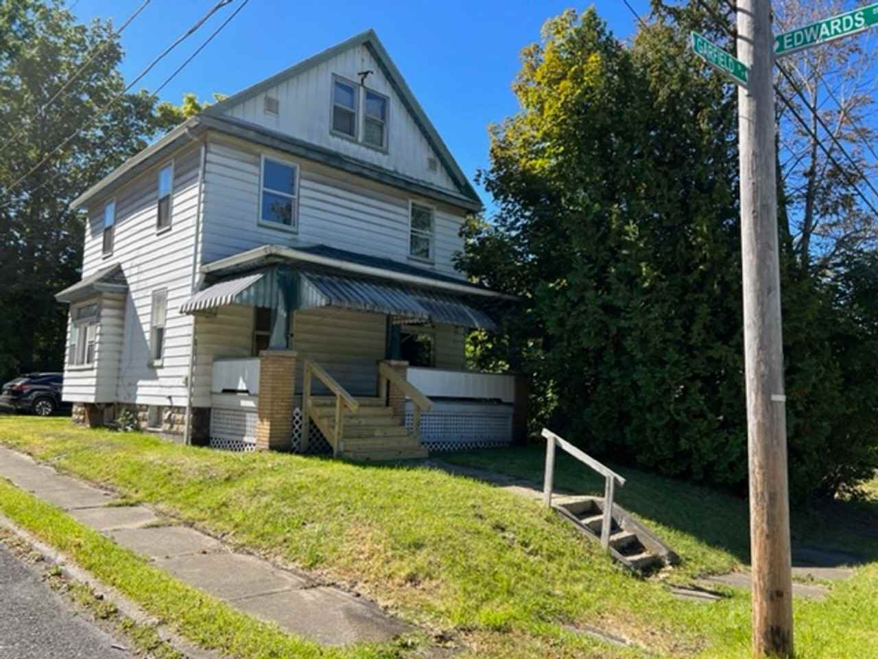 411 Garfield St - Photo 3 of 13