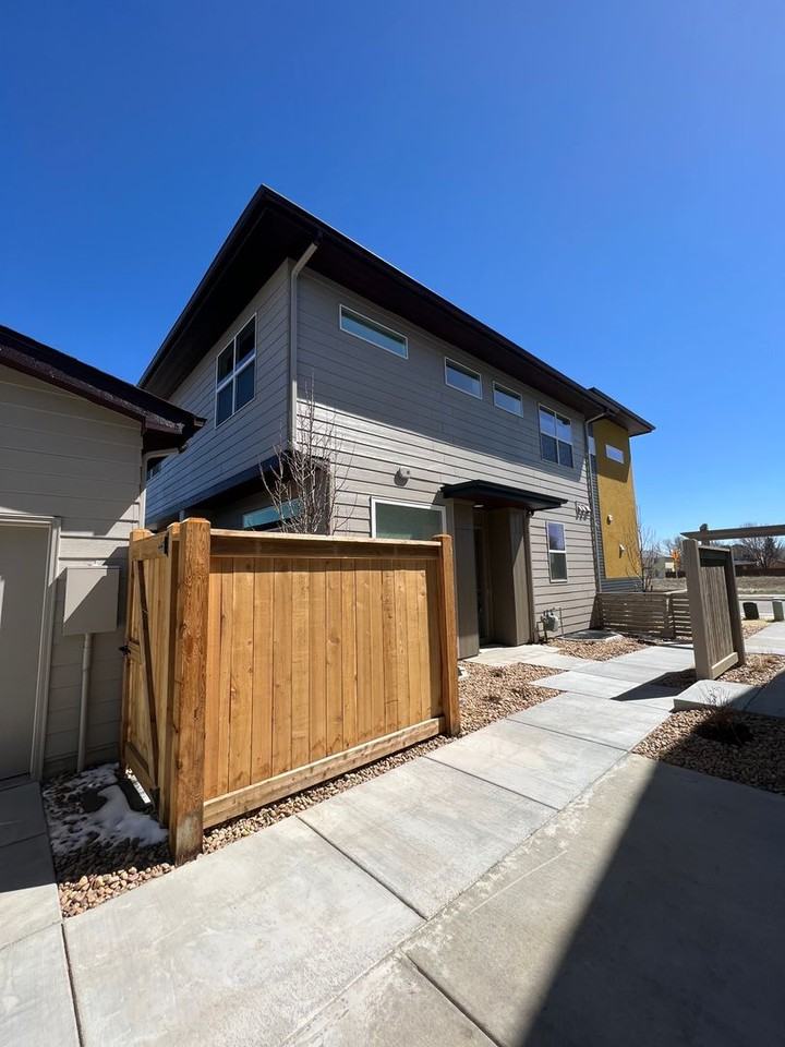 751 Cristo Ln #B - Photo 2 of 21