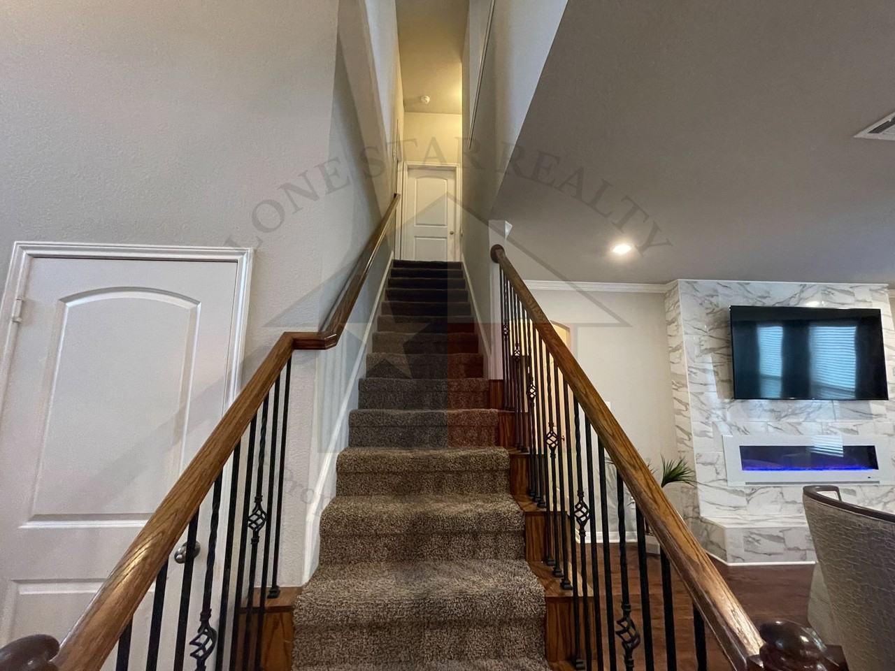 1627 Neff Dr - Photo 2 of 31