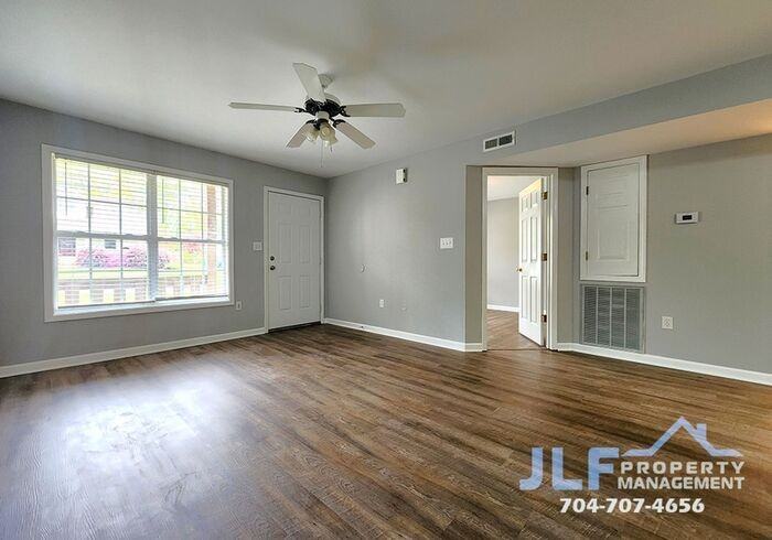 407 S Main St - Photo 3 of 20