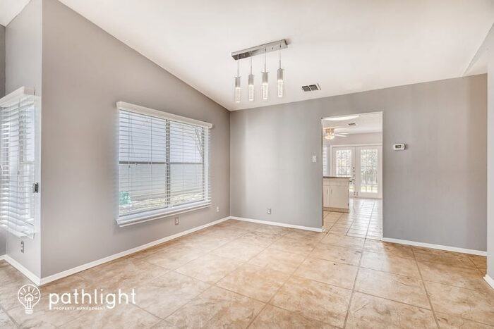 6934 Sunshine Tree Dr - Photo 3 of 12