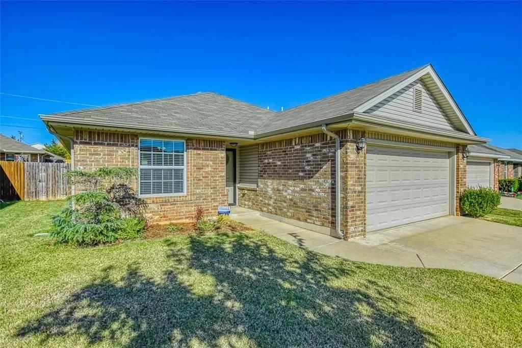 823 Monarch Way #NA - Photo 2 of 10
