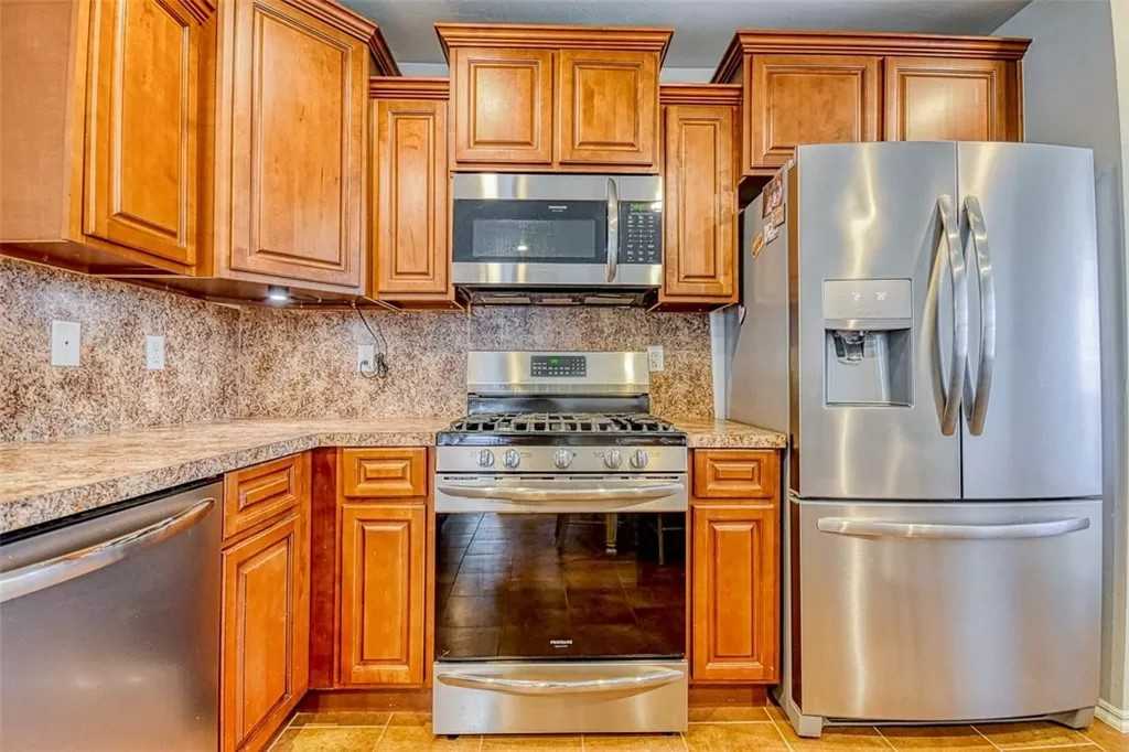 823 Monarch Way #NA - Photo 3 of 10