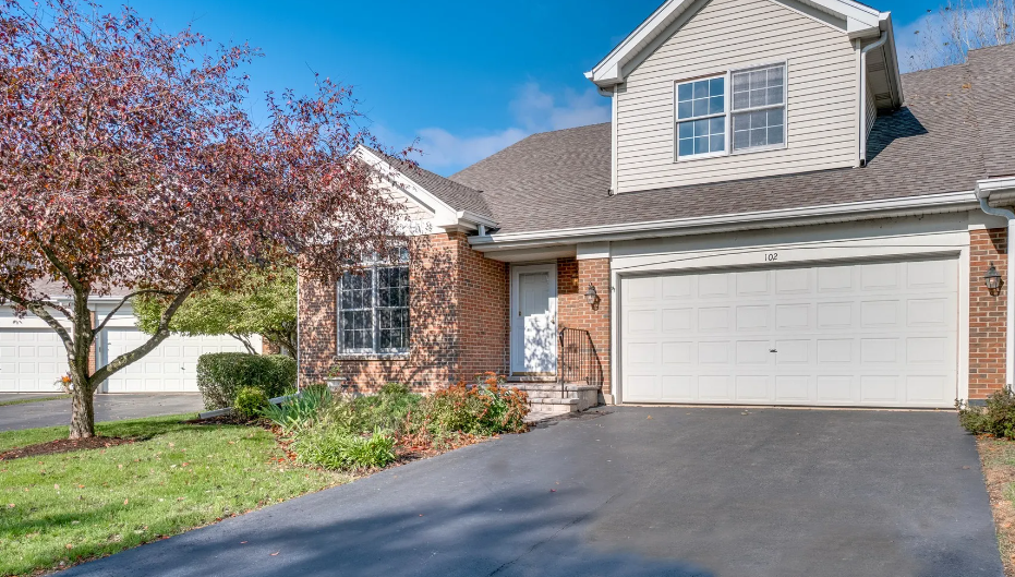 102 Fairfax Cir - Photo 3 of 4