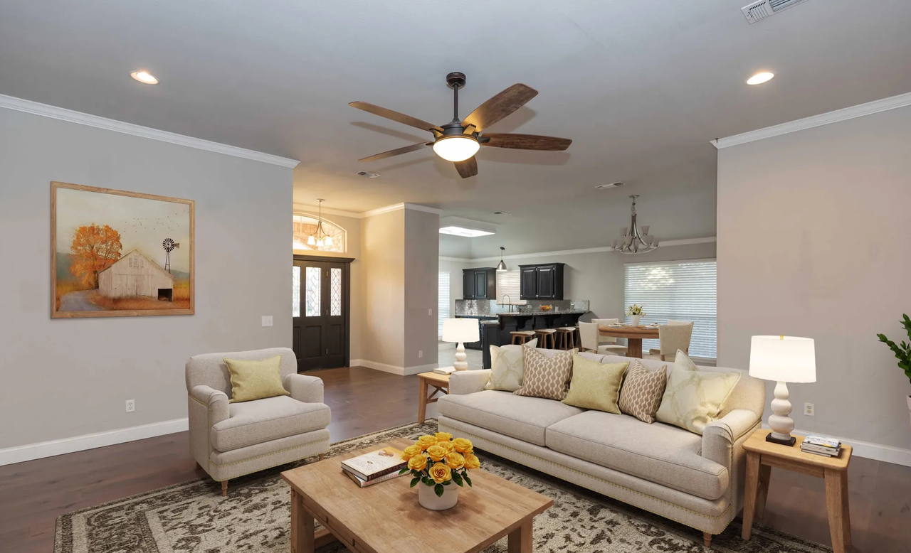 6829 Glenoak Ln #NA - Photo 3 of 8