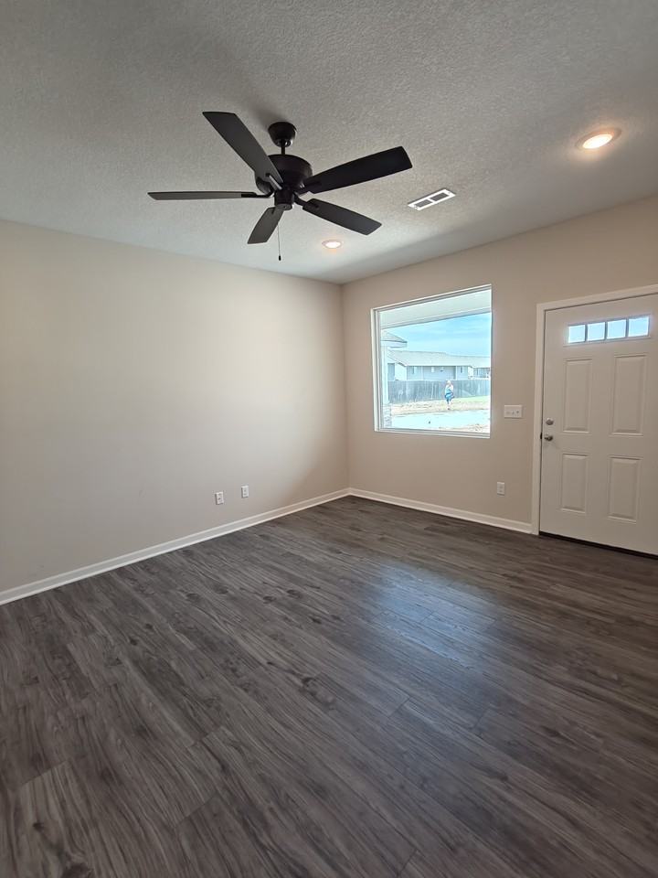 5305 N Toben Ct #NA - Photo 3 of 14