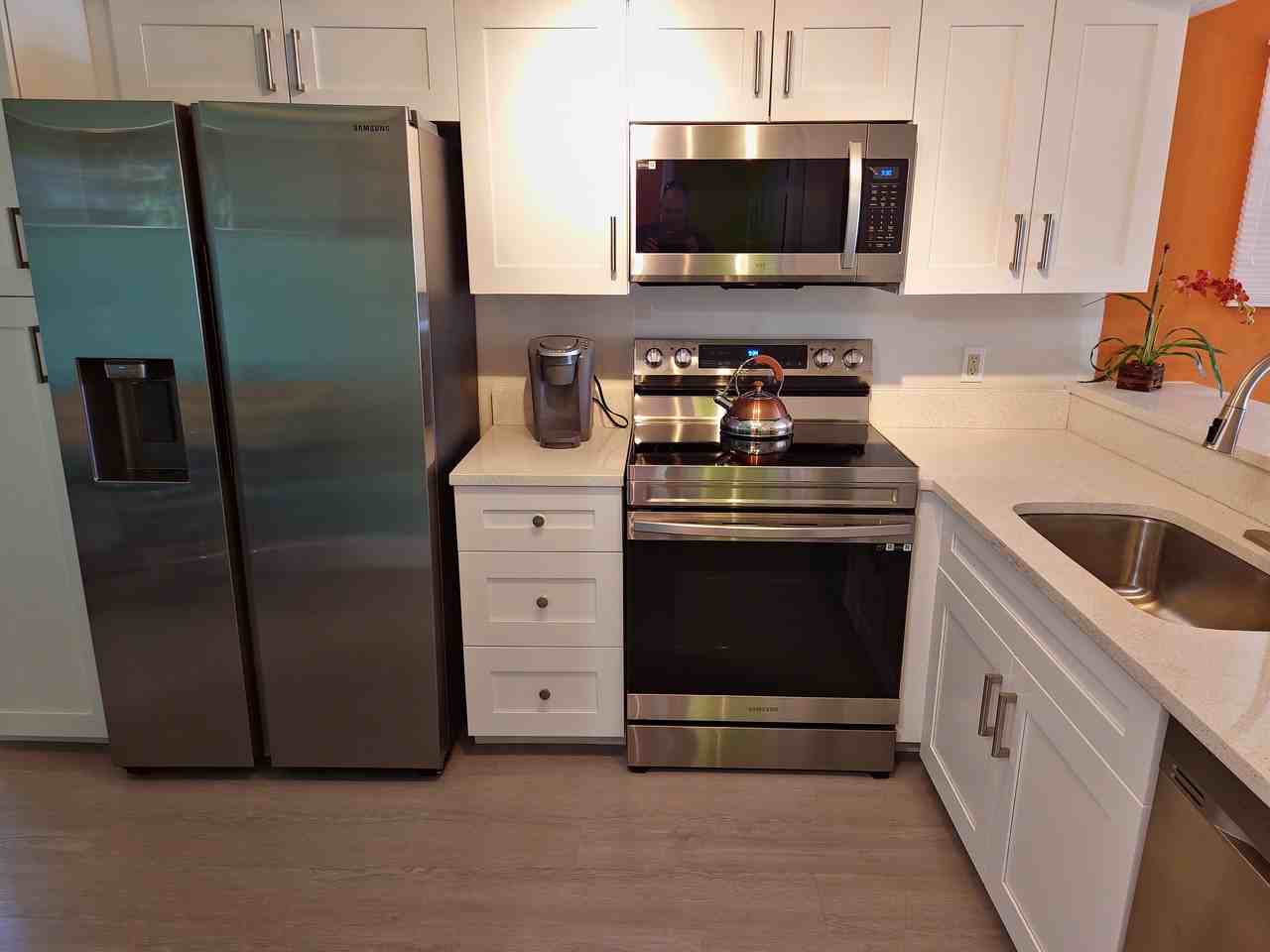 2124 N Tamiami Trl #201 - Photo 2 of 19