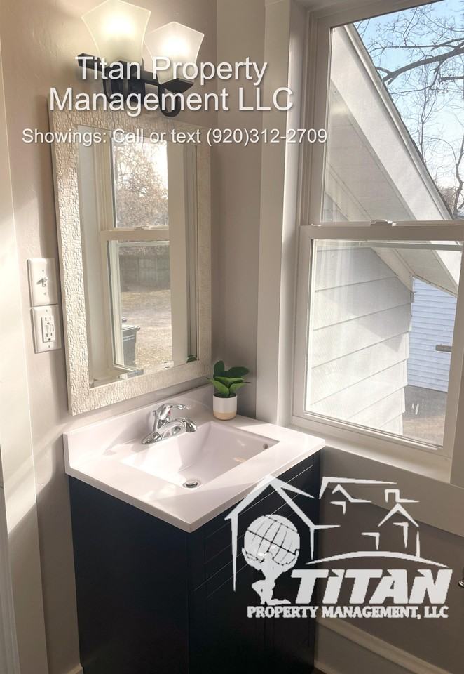 1126 Central St #1 - Photo 7 of 10