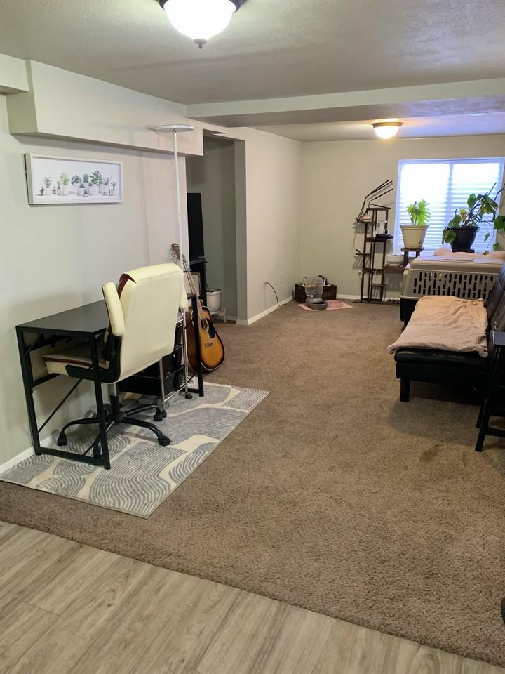 653 N 7th St #2 - Photo 2 of 7