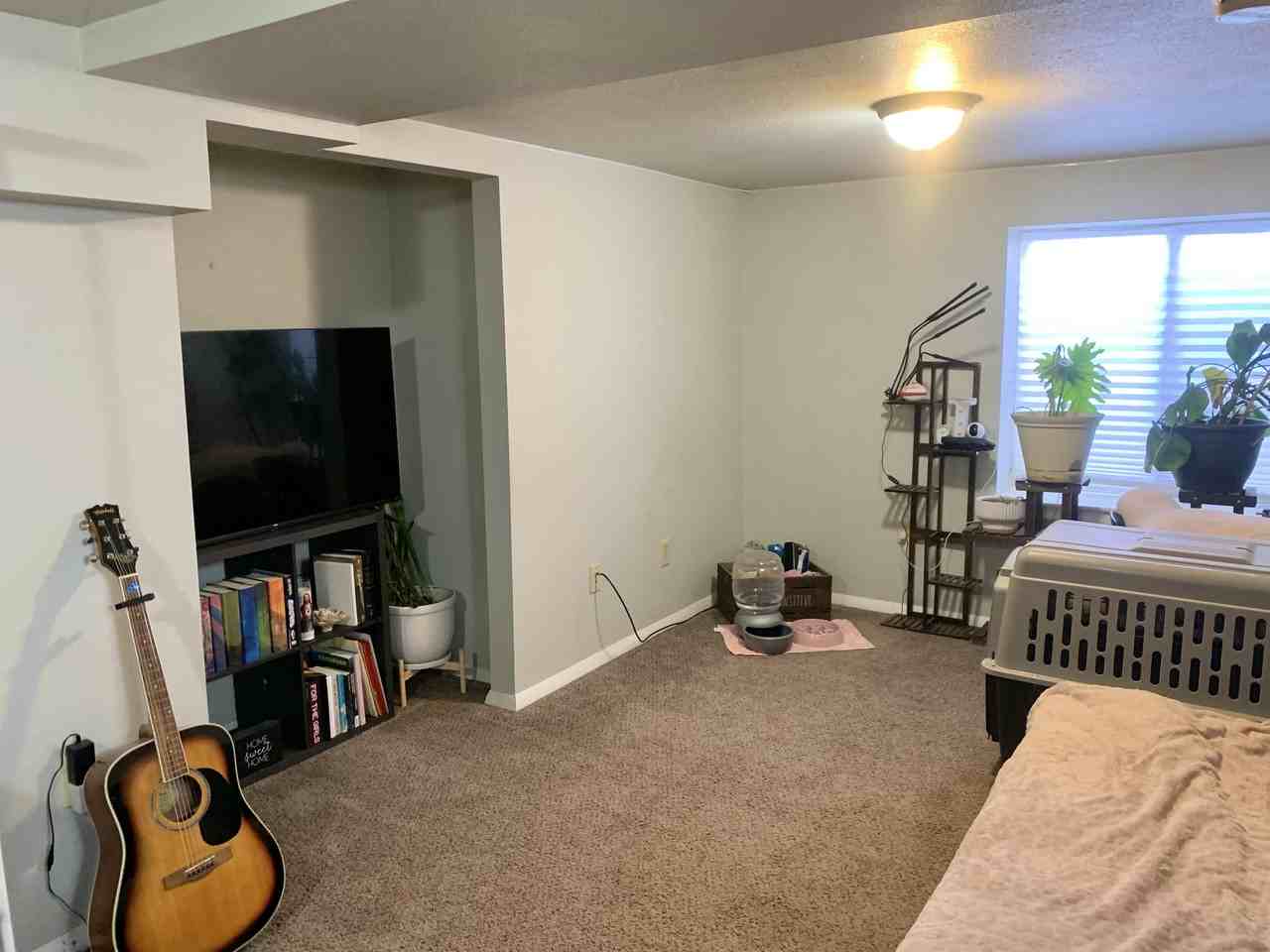 653 N 7th St #2 - Photo 3 of 7