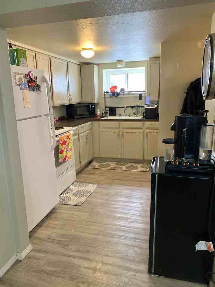 653 N 7th St #2 - Photo 4 of 7