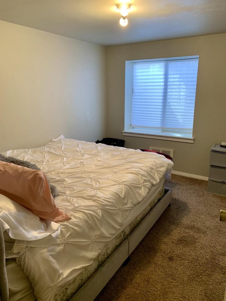 653 N 7th St #2 - Photo 6 of 7