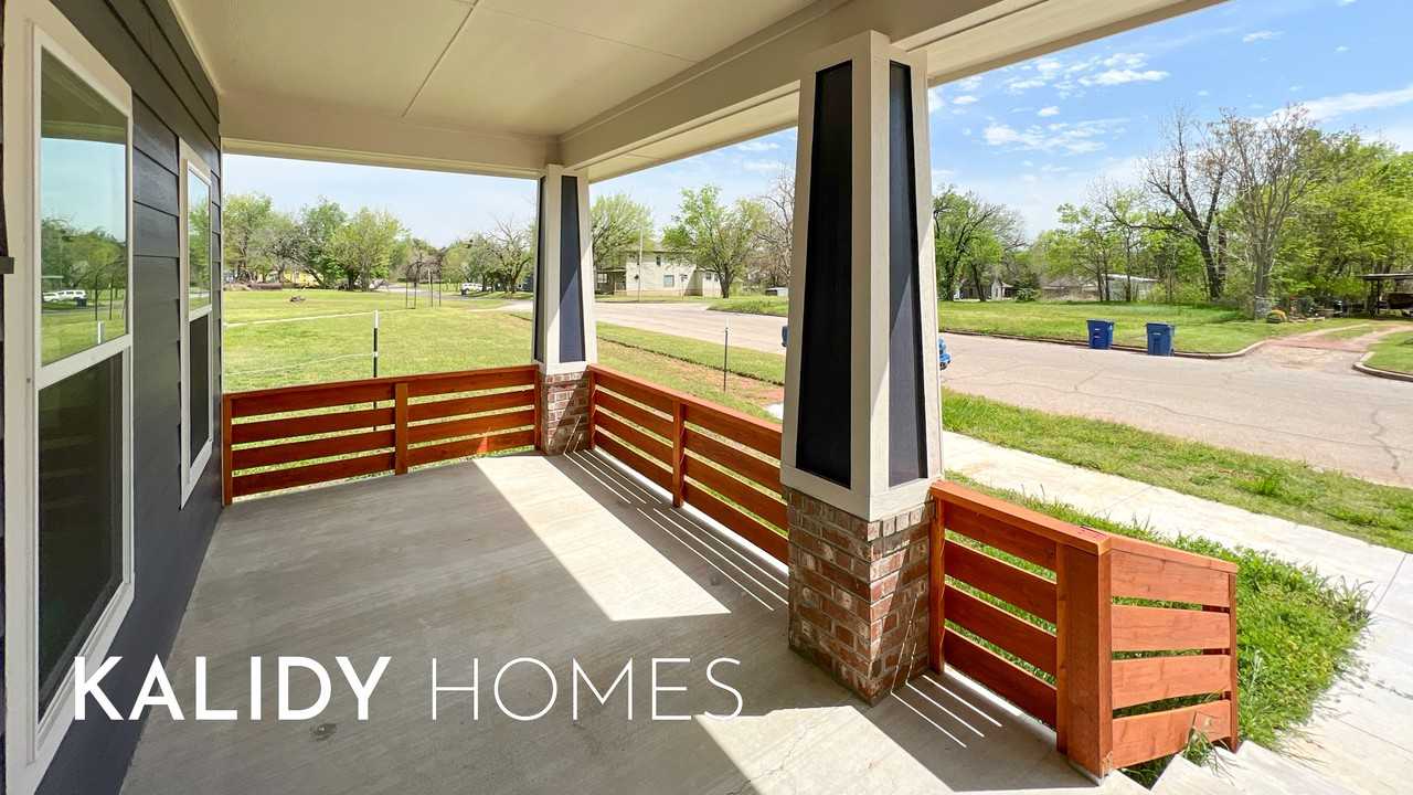 716 E Springer Ave #1 - Photo 4 of 38