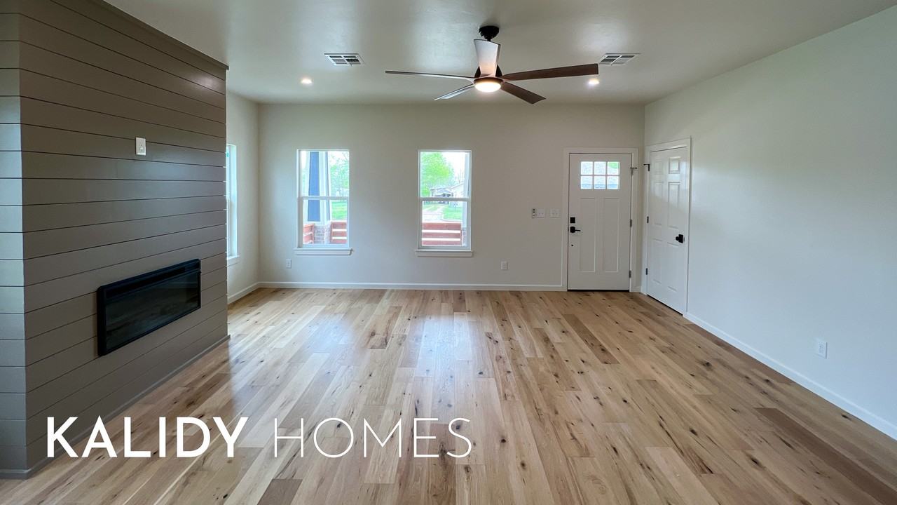 716 E Springer Ave #1 - Photo 6 of 38