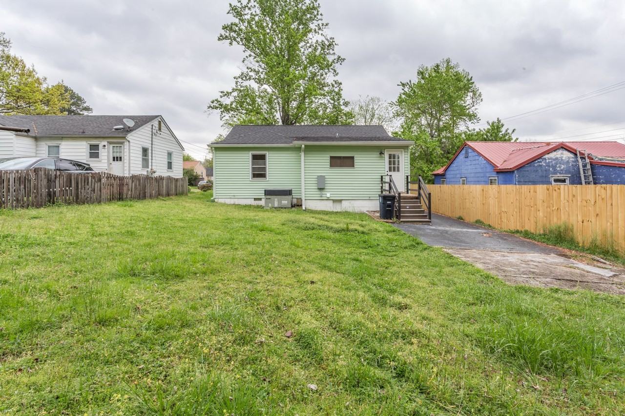 1319 Adona Ln - Photo 6 of 30