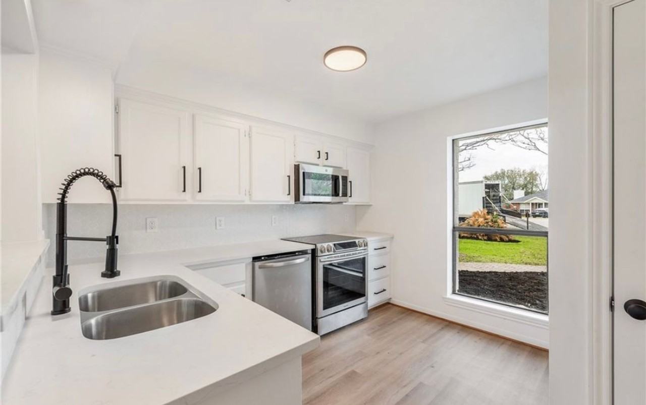 503 Lansing Ct - Photo 2 of 18