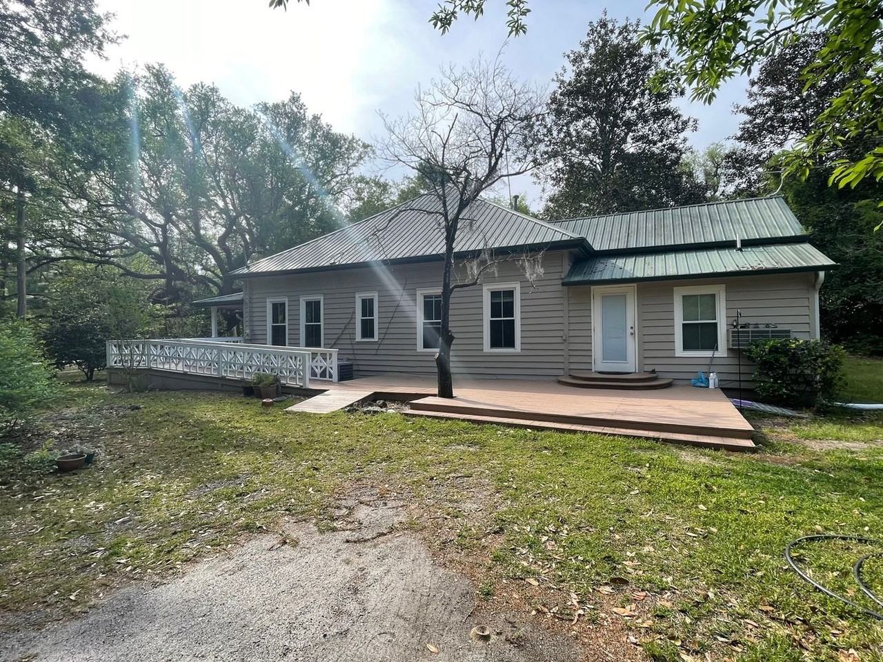 1136 Halcyondale Rd - Photo 3 of 46