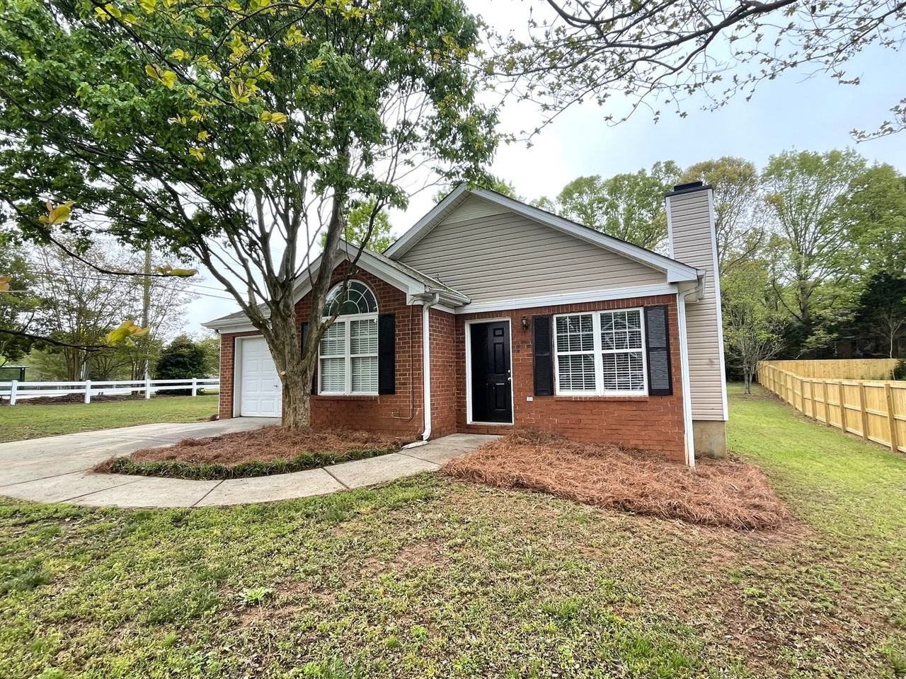 101 Meadow Creek Dr - Photo 2 of 19