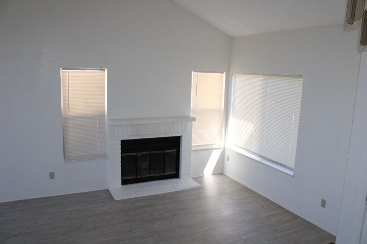 1420 Greenfield Cir - Photo 3 of 26