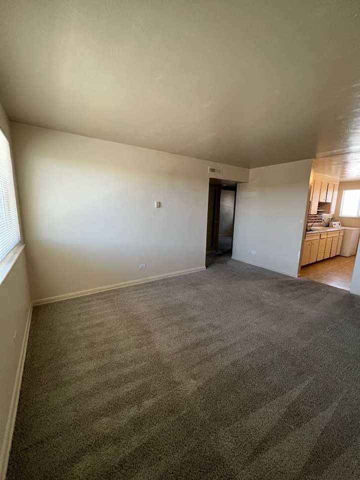 3rd 5370 - Photo 2 of 8