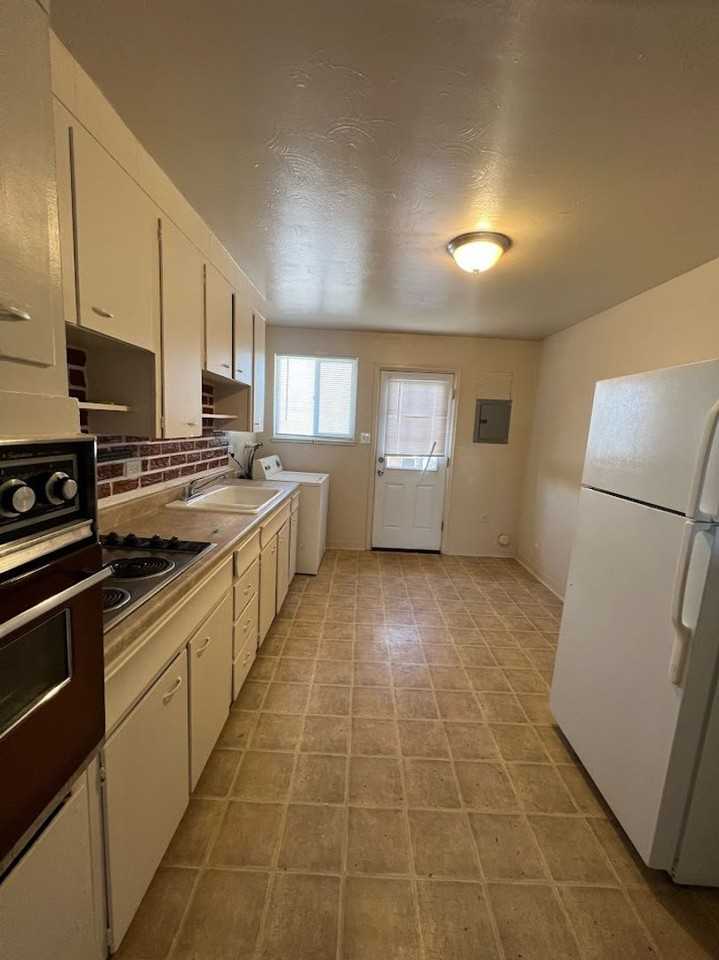 3rd 5370 - Photo 3 of 8