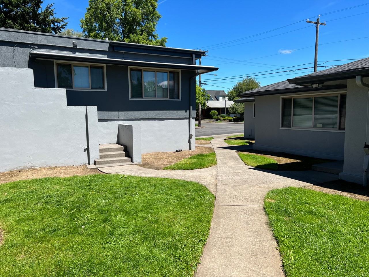 1930 Se Ash St - Photo 2 of 19