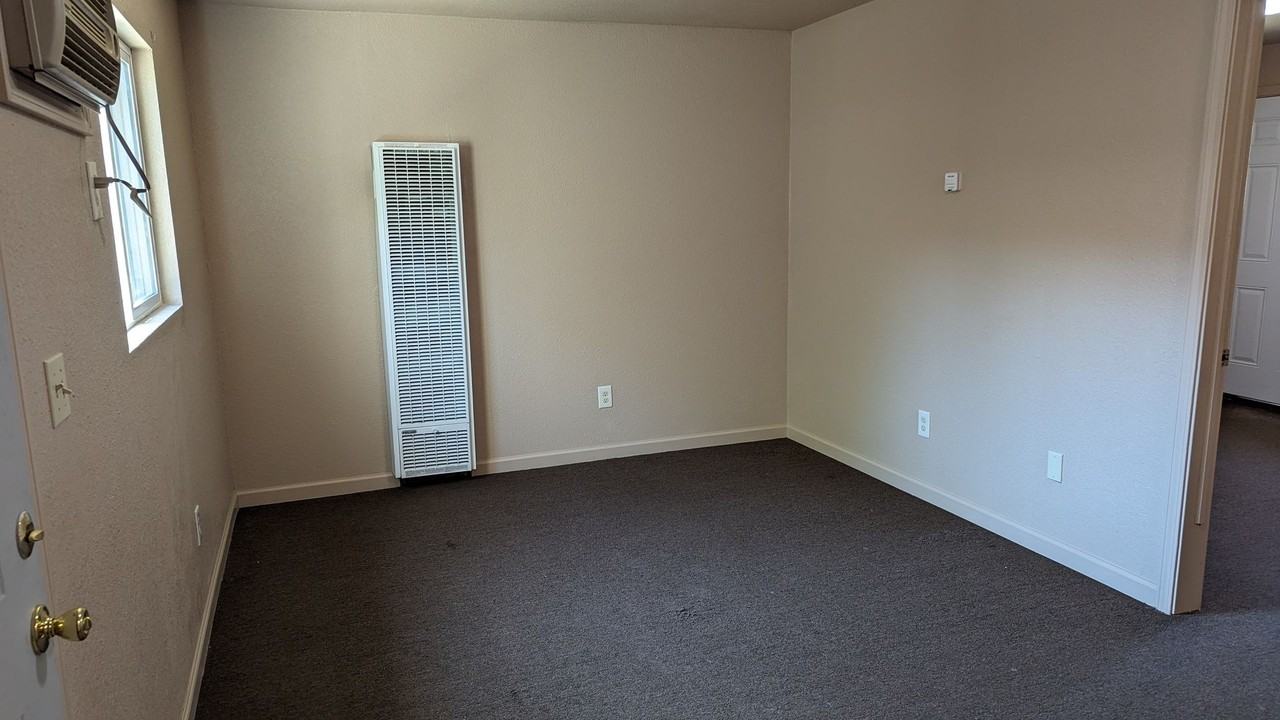 23770 Avenue 95 - Photo 2 of 7