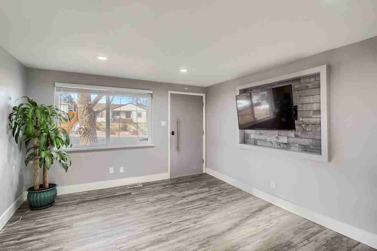 1178 Alton St - Photo 5 of 35