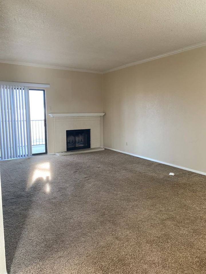 1020 Mockingbird Ln #D - Photo 3 of 14