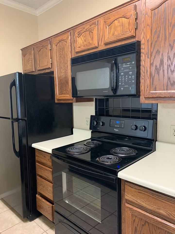 1020 Mockingbird Ln #D - Photo 5 of 14