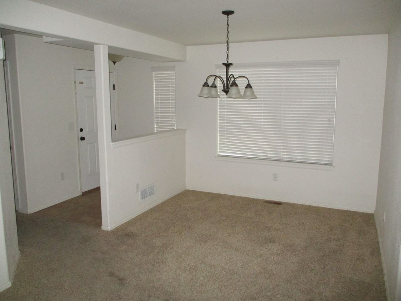 2257 Marshfield Ln - Photo 3 of 21