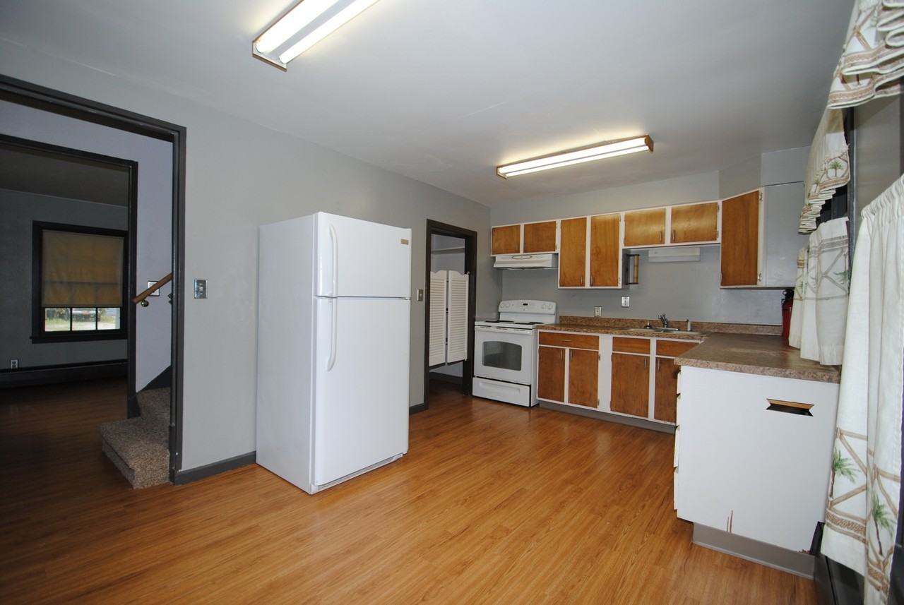 1230 9th Ave - Photo 3 of 13