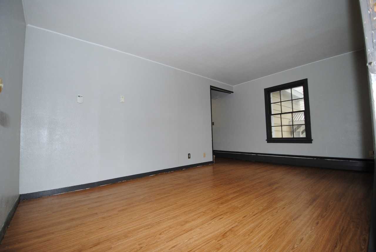 1230 9th Ave - Photo 4 of 13