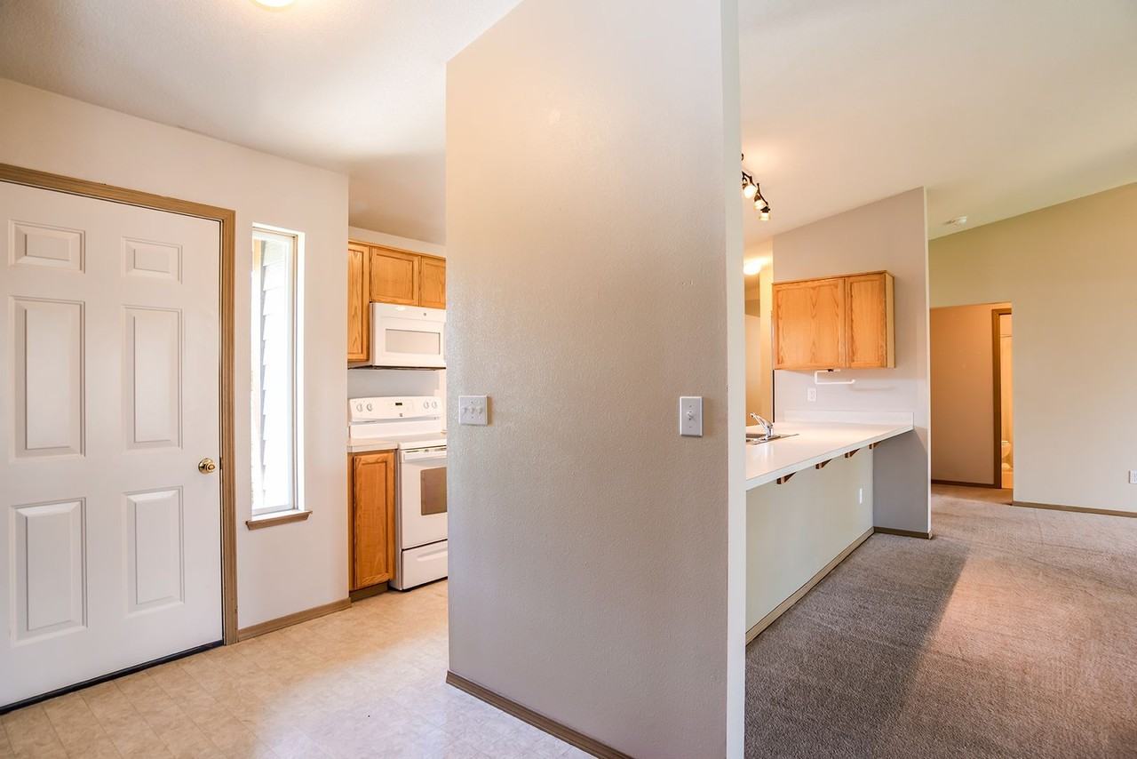 2217 Sw Lava Ct - Photo 2 of 19
