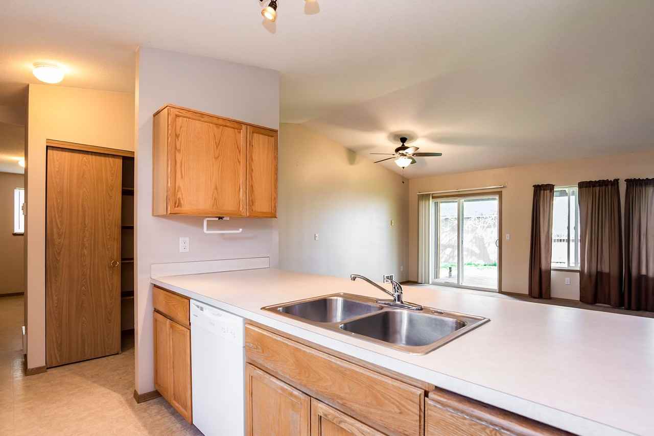 2217 Sw Lava Ct - Photo 4 of 19