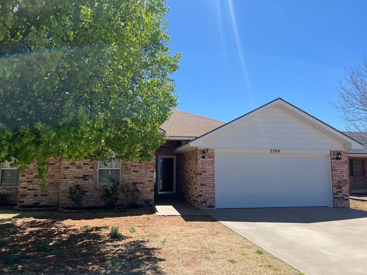 3709 Benjamin Davis Dr - Photo 2 of 26
