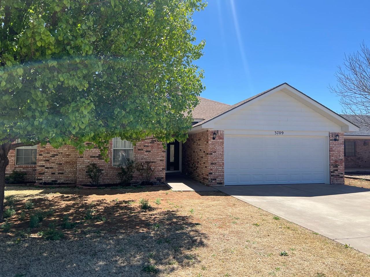 3709 Benjamin Davis Dr - Photo 3 of 26