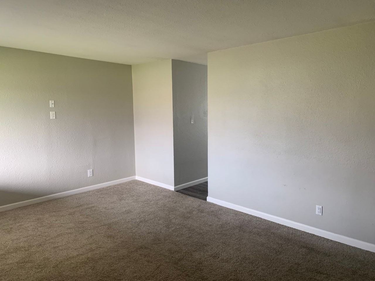 5207 Diamond Blvd Sw - Photo 2 of 12