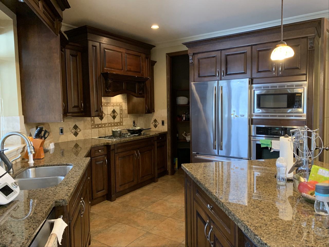 3739 159A Street - Photo 4 of 34