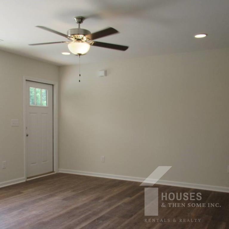 403 Bramlett Rd - Photo 4 of 13