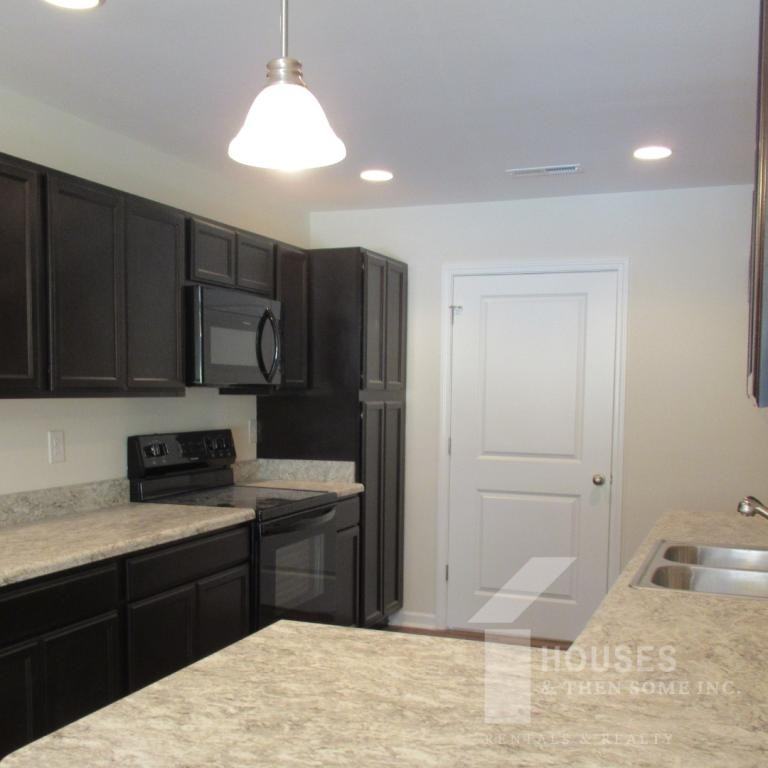 403 Bramlett Rd - Photo 5 of 13