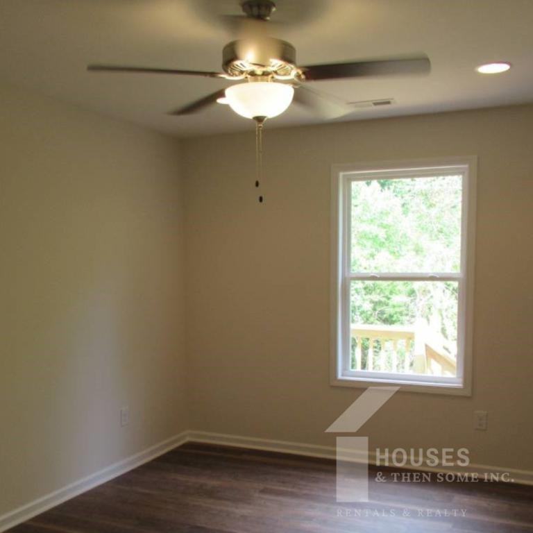 403 Bramlett Rd - Photo 7 of 13