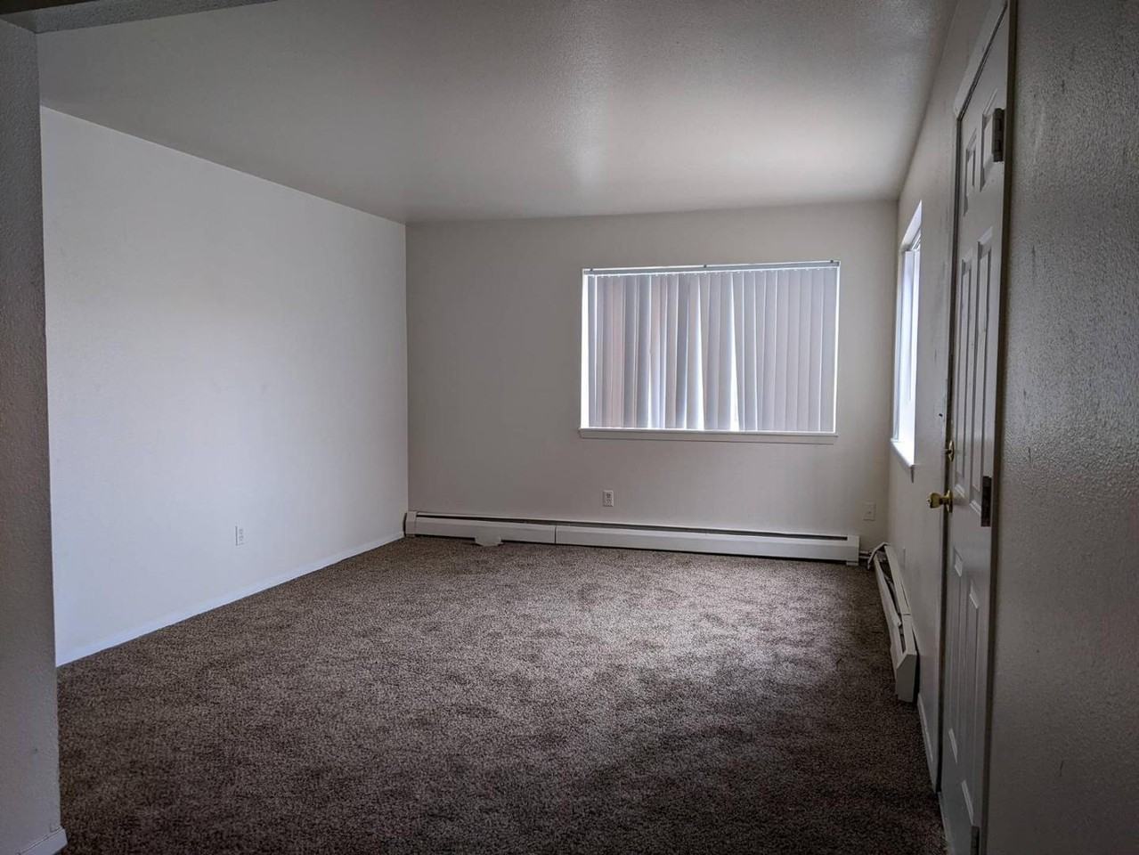 113 Hettig Ave #B - Photo 3 of 6