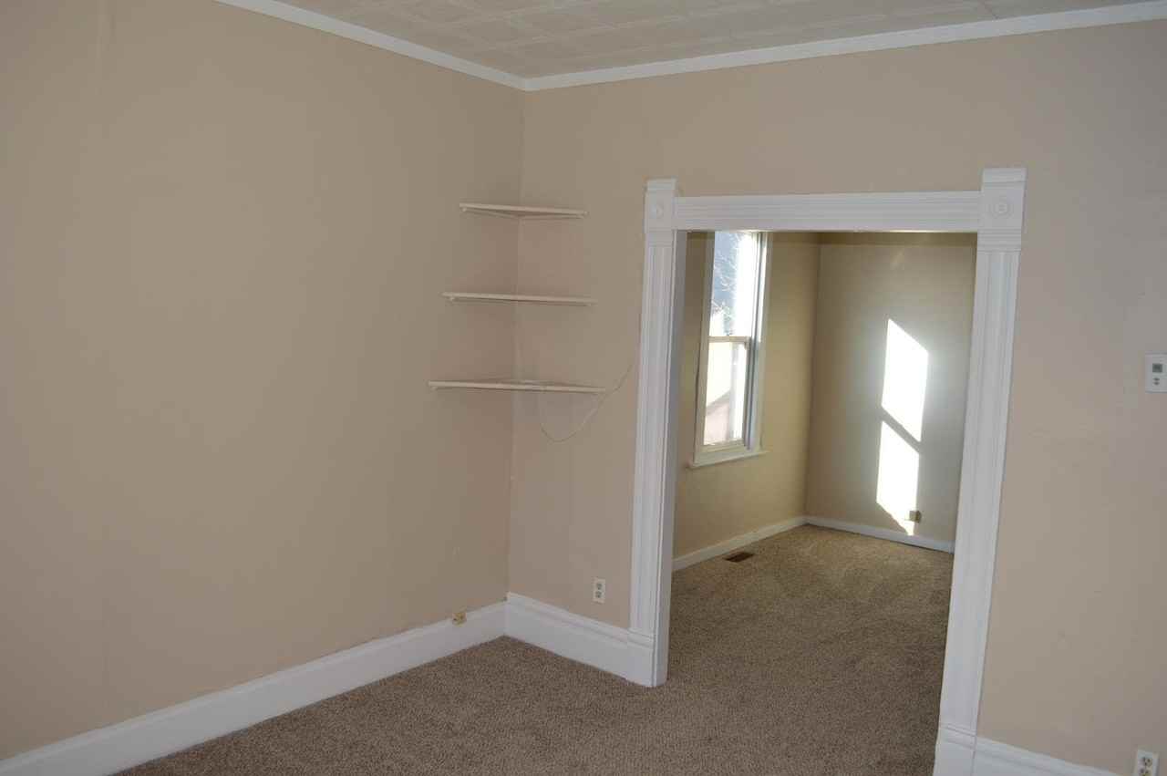 321 E Carr Ave - Photo 3 of 13