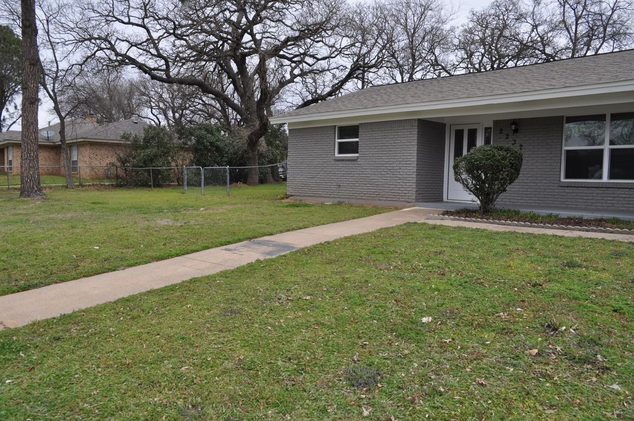 2232 Shady Brook Dr - Photo 2 of 45