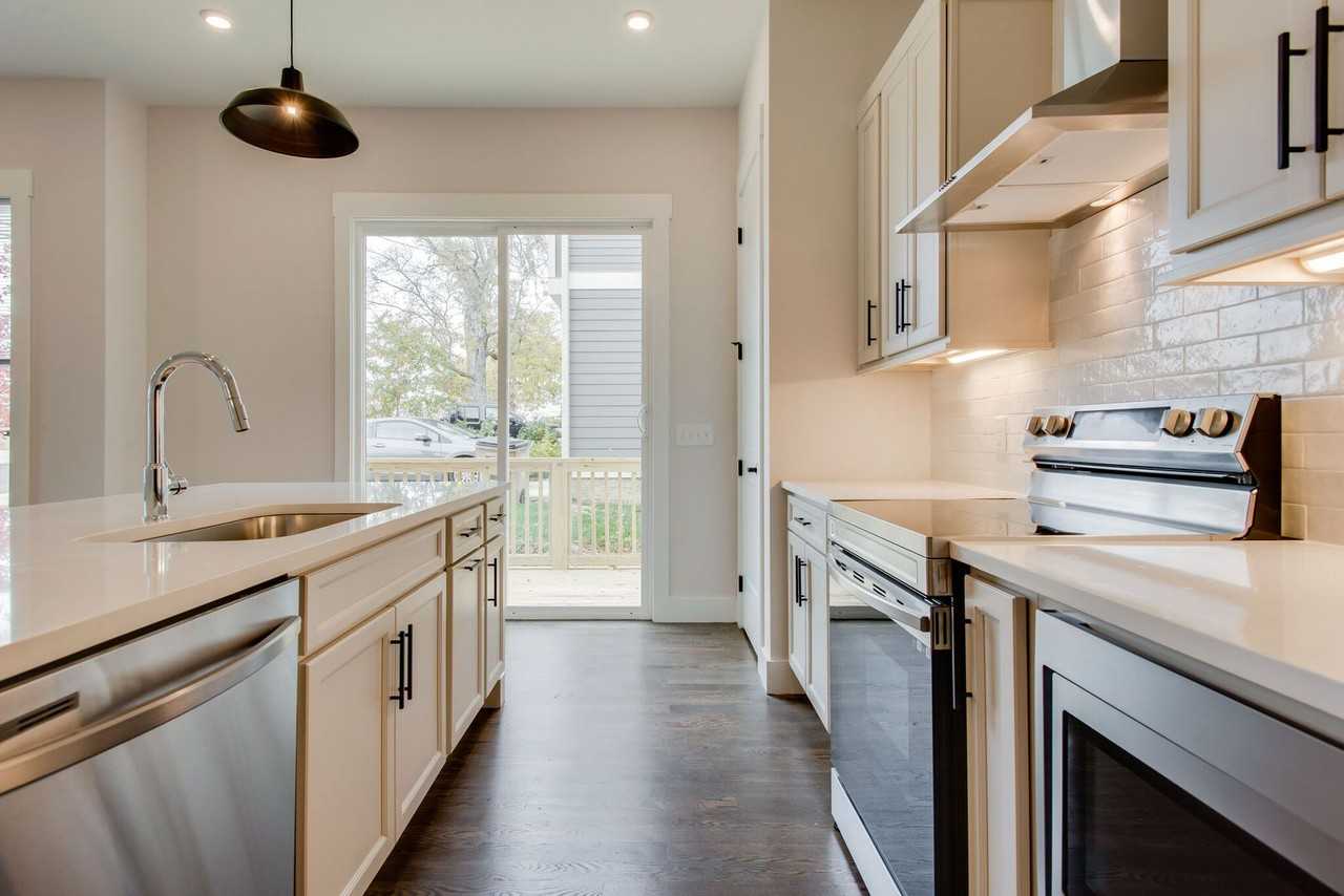 2207 Pennington Ave - Photo 3 of 16