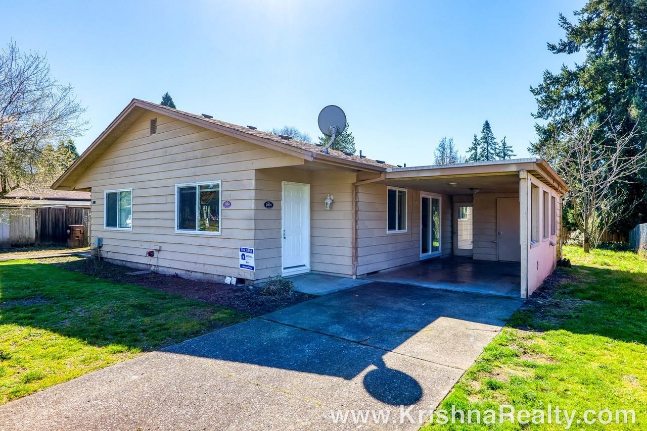 1106 Ne Turner Dr - Photo 2 of 21