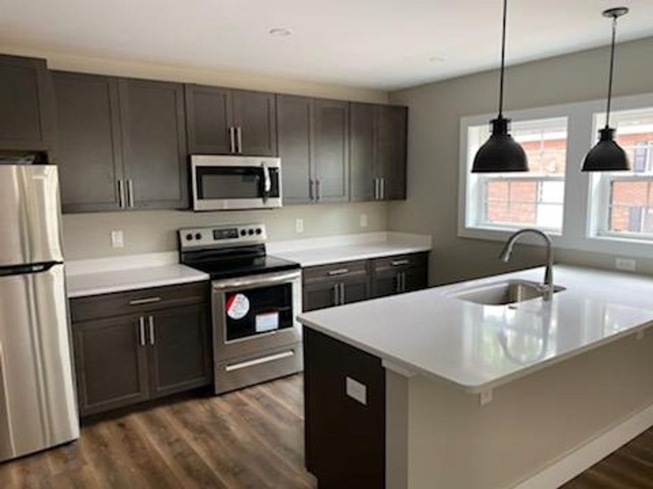 520 N Lincoln St - Photo 4 of 10