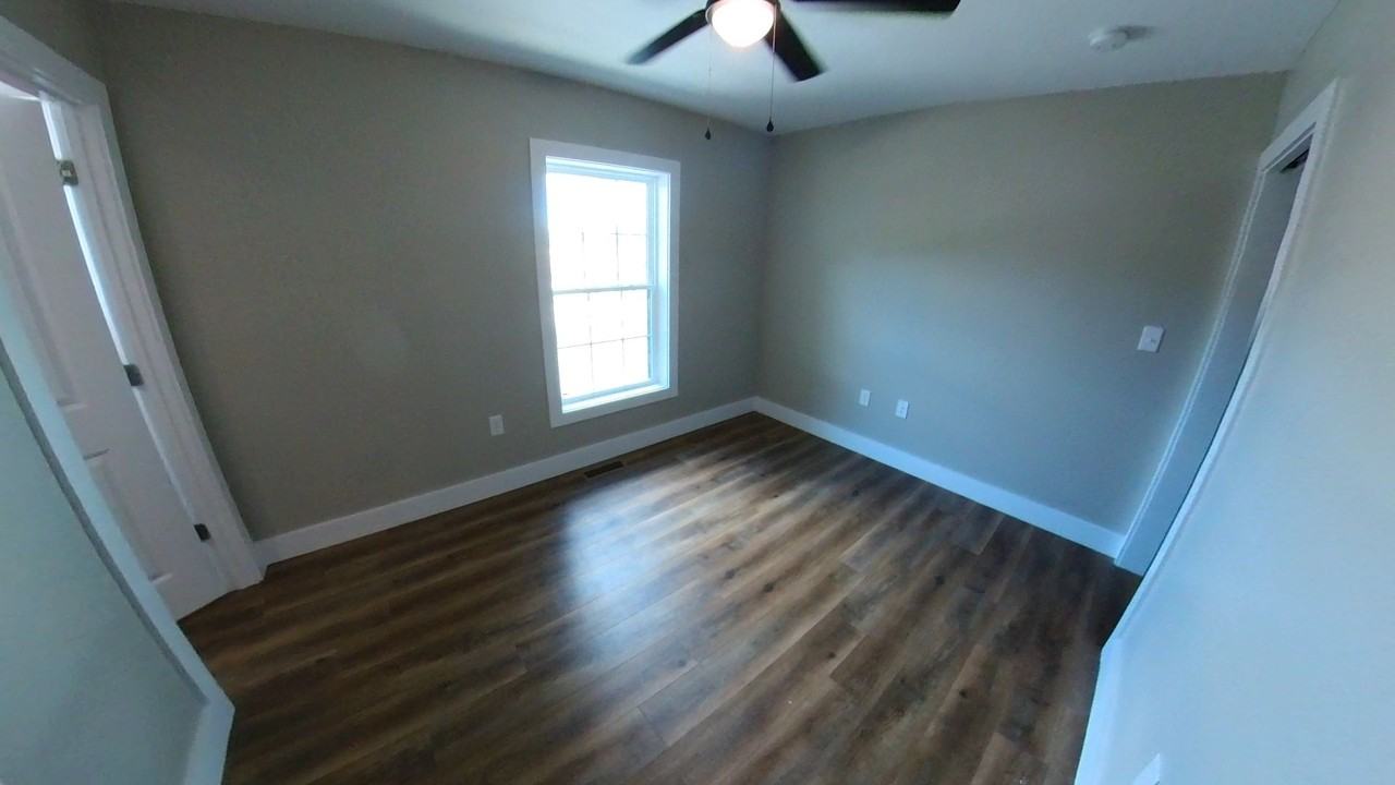 520 N Lincoln St - Photo 6 of 10